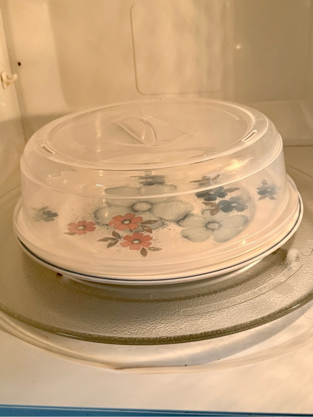 Nordic Ware clear plastic microwave splatter cover